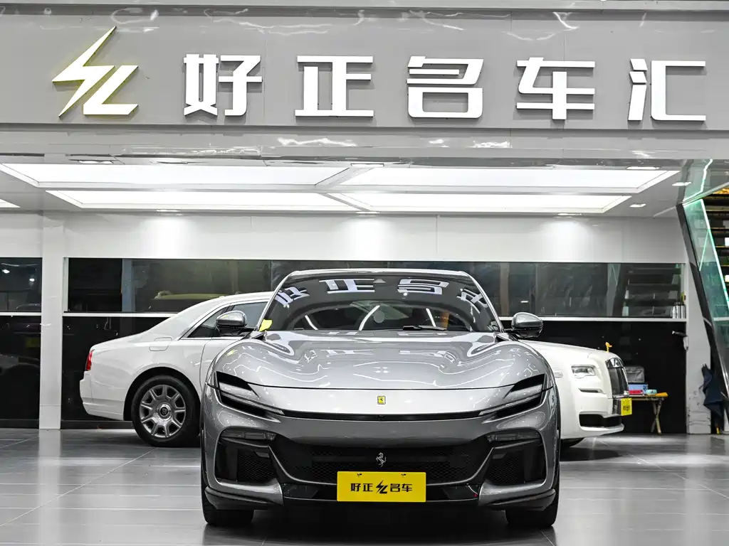 Ferrari Purosangue 2023 6.5L V12