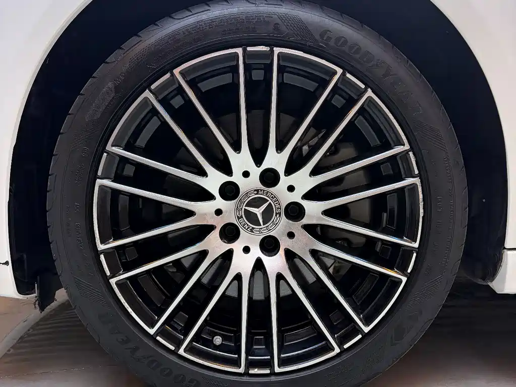 Mercedes-Benz C-Class — миниатюра 14