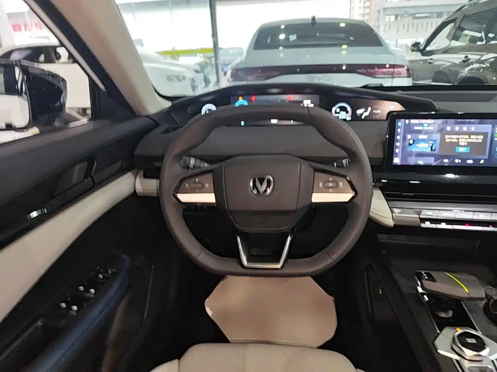 Changan UNI-V iDD — миниатюра 11