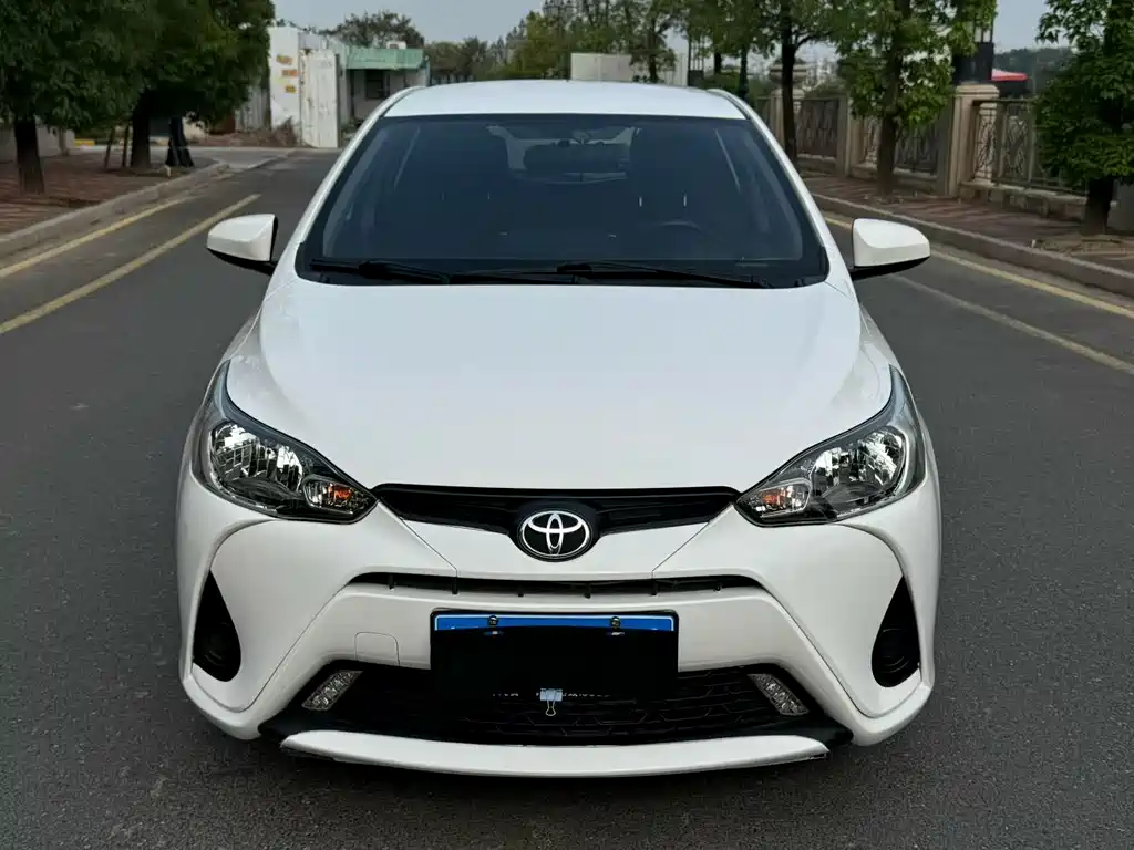 Купить Toyota Yaris L