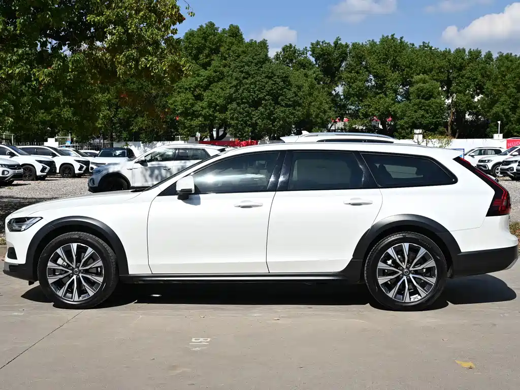 Volvo V90 — миниатюра 2