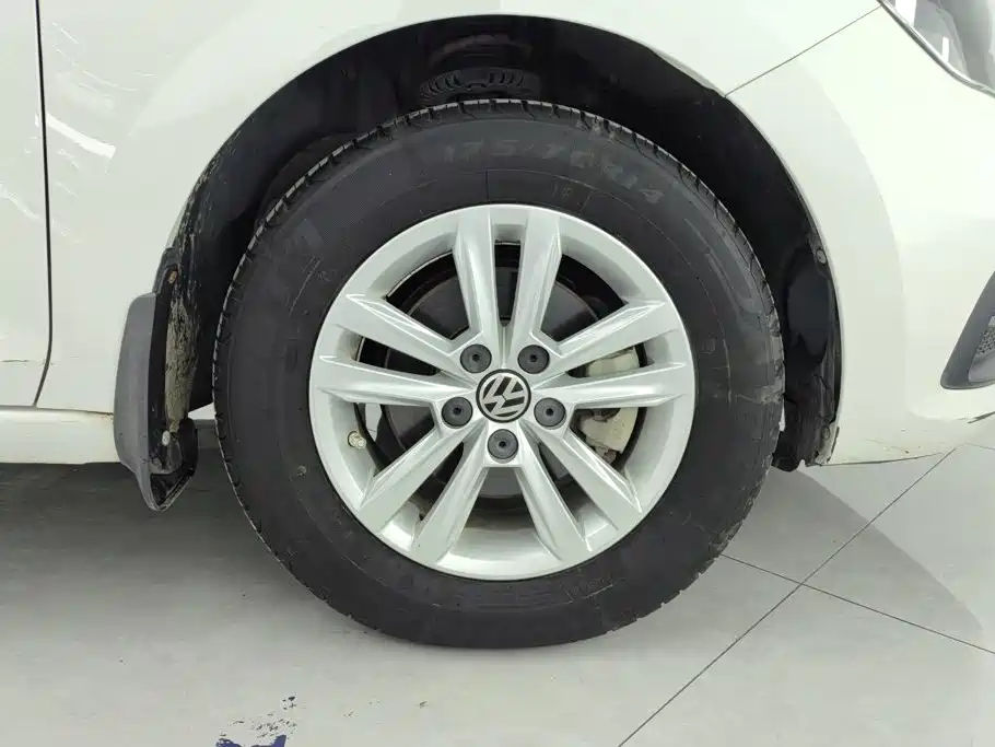 Volkswagen Santana — миниатюра 6
