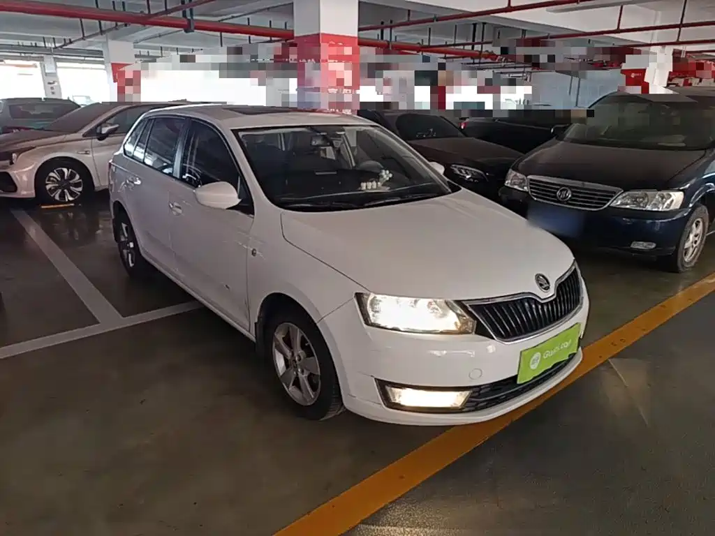 Skoda Rapid Spaceback — миниатюра 4