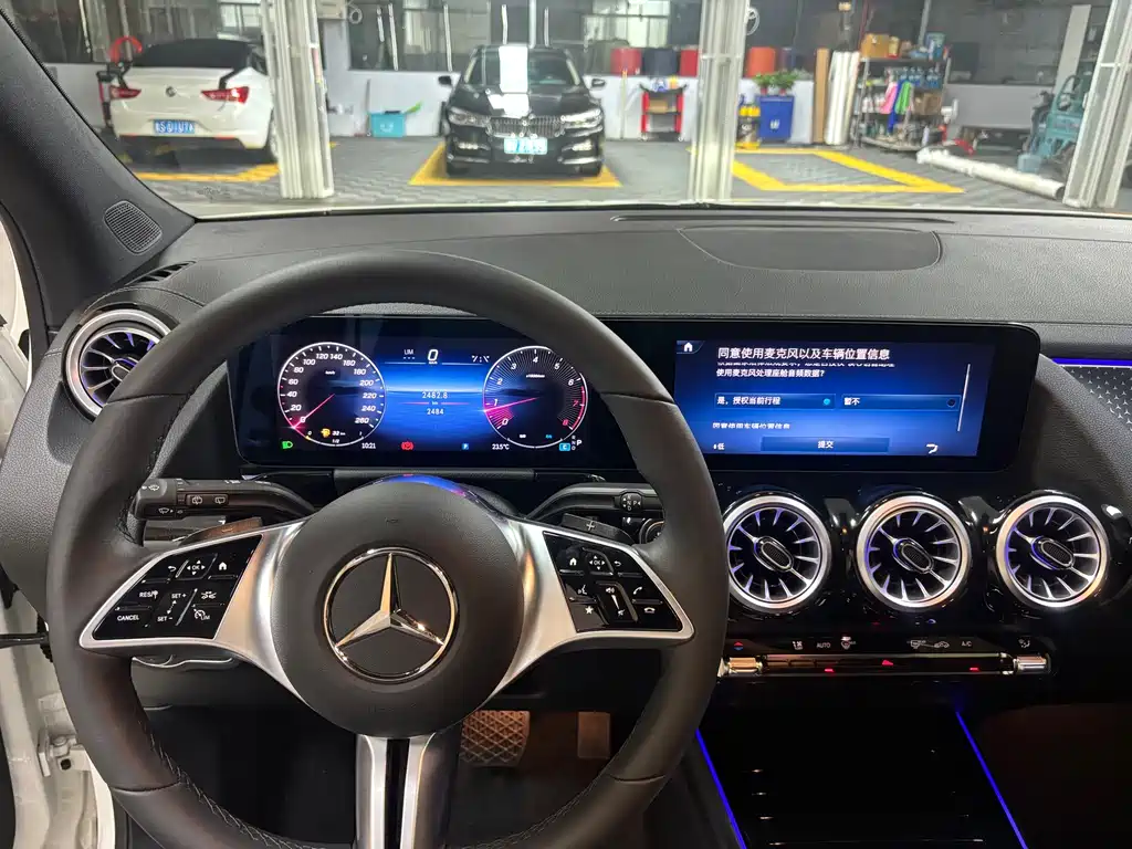 Mercedes-Benz GLA — миниатюра 12