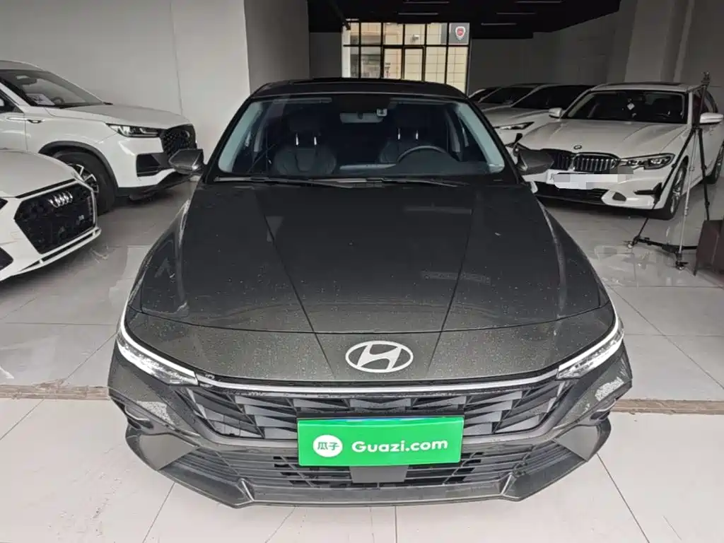 Hyundai Elantra — миниатюра 3