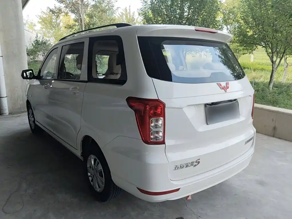 Wuling Hongguang — миниатюра 5