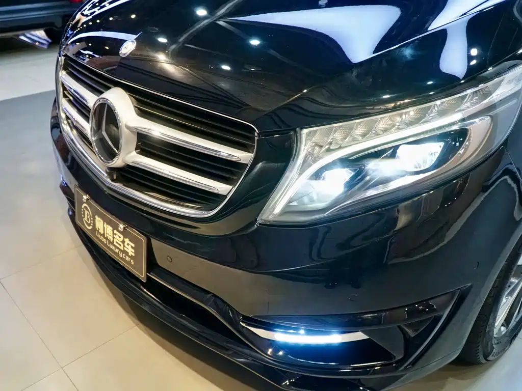 Mercedes-Benz V-Class — миниатюра 24