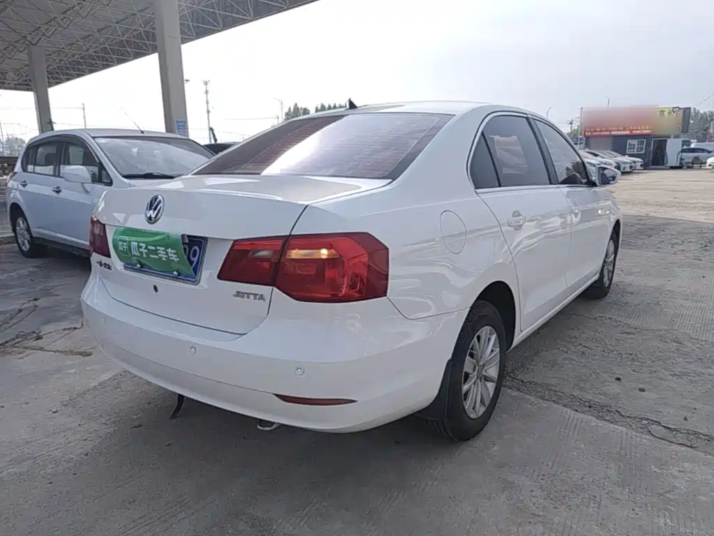Volkswagen Jetta — миниатюра 7