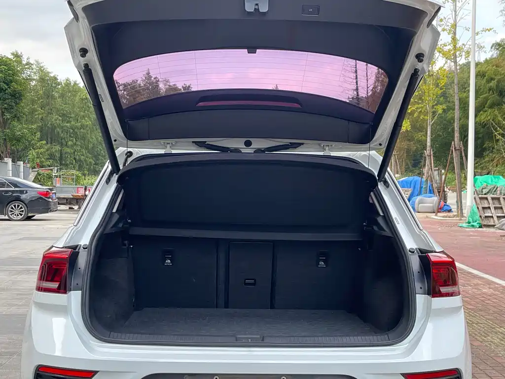 Volkswagen T-Roc — миниатюра 14
