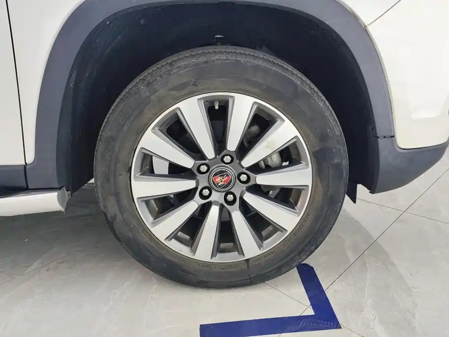 Roewe RX8 — миниатюра 6