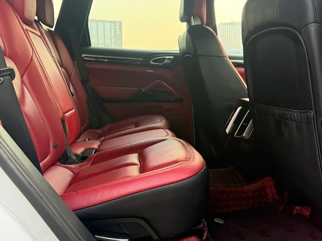 Porsche Cayenne — миниатюра 17
