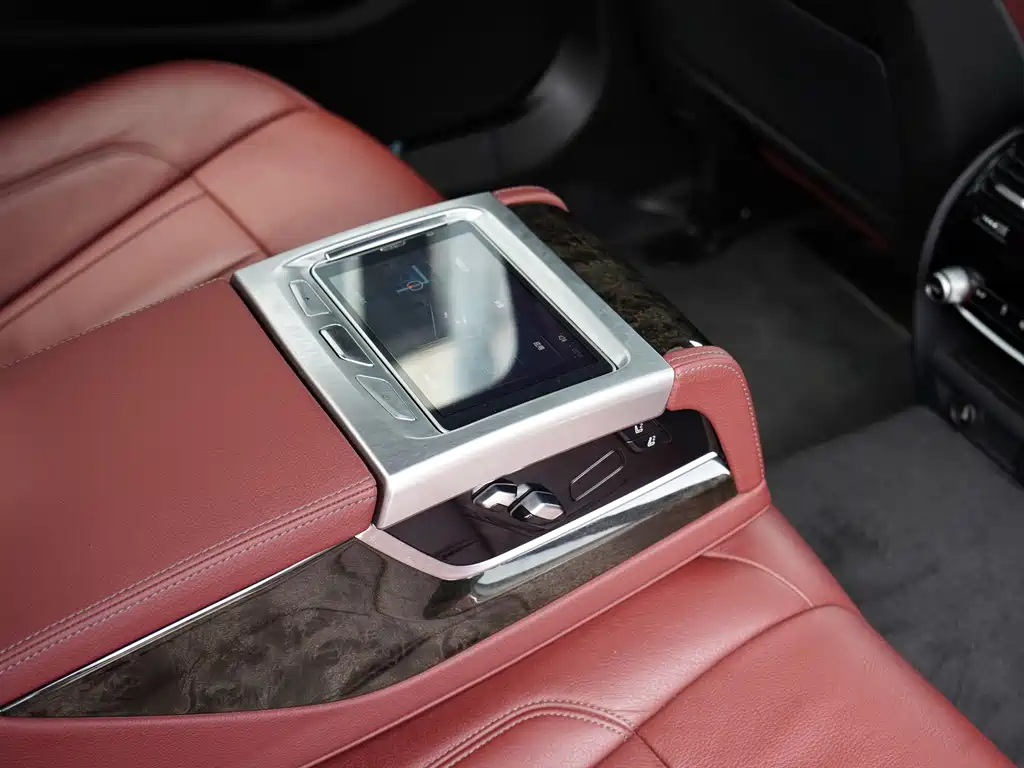BMW 5 Series — миниатюра 14