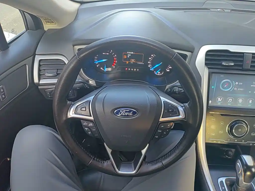 Ford Mondeo — миниатюра 11
