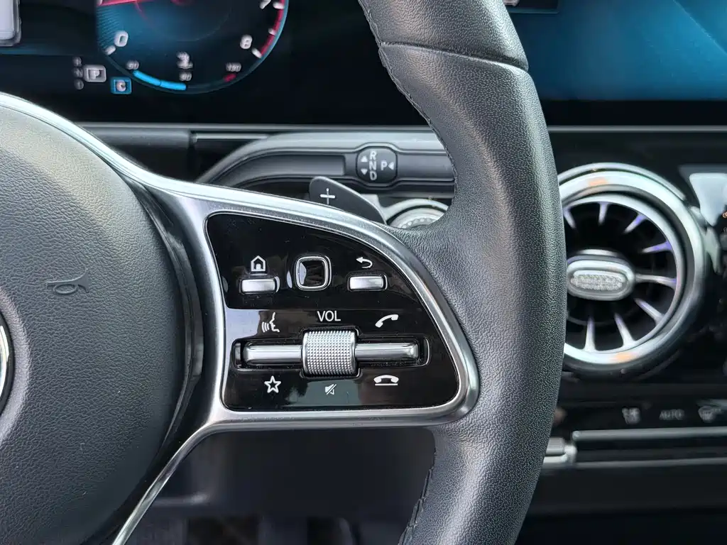 Mercedes-Benz GLA — миниатюра 18