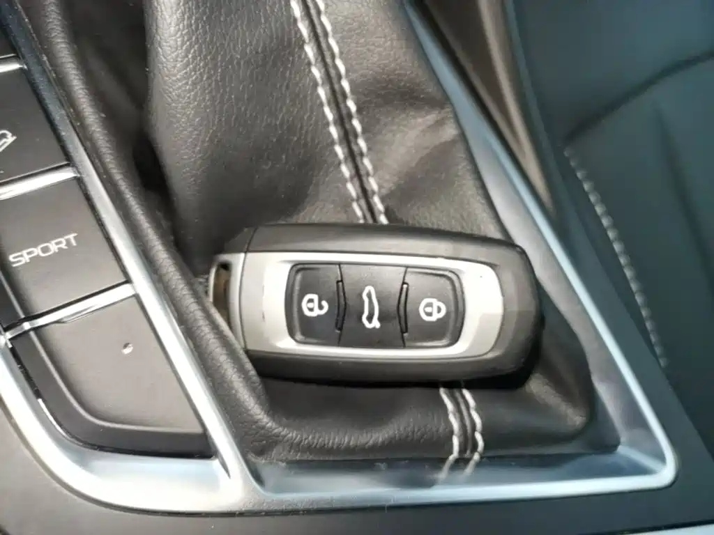 Geely Vision X3 — миниатюра 9