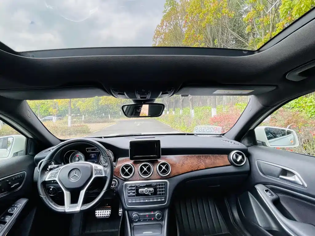 Mercedes-Benz GLA (Import) — миниатюра 18