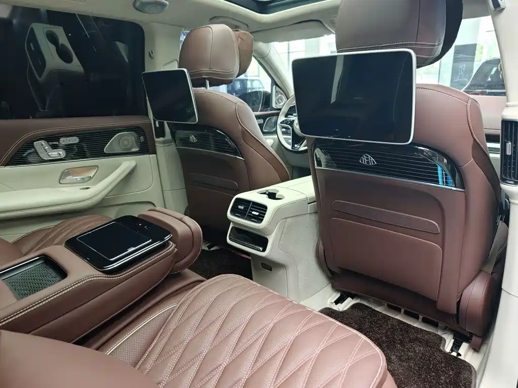 Mercedes-Benz GLS — миниатюра 10