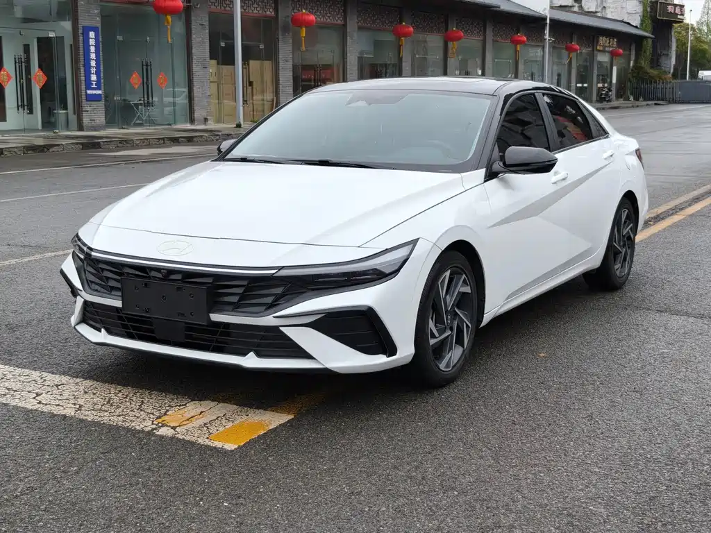 Hyundai Elantra 2024