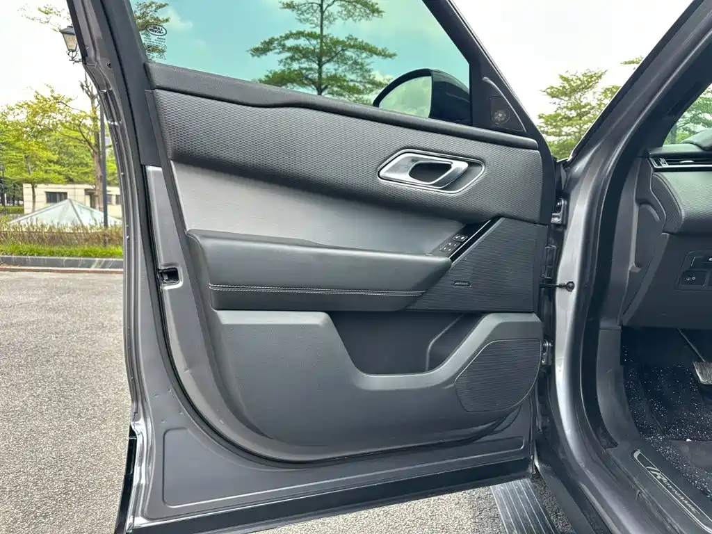 Land Rover Velar — миниатюра 4