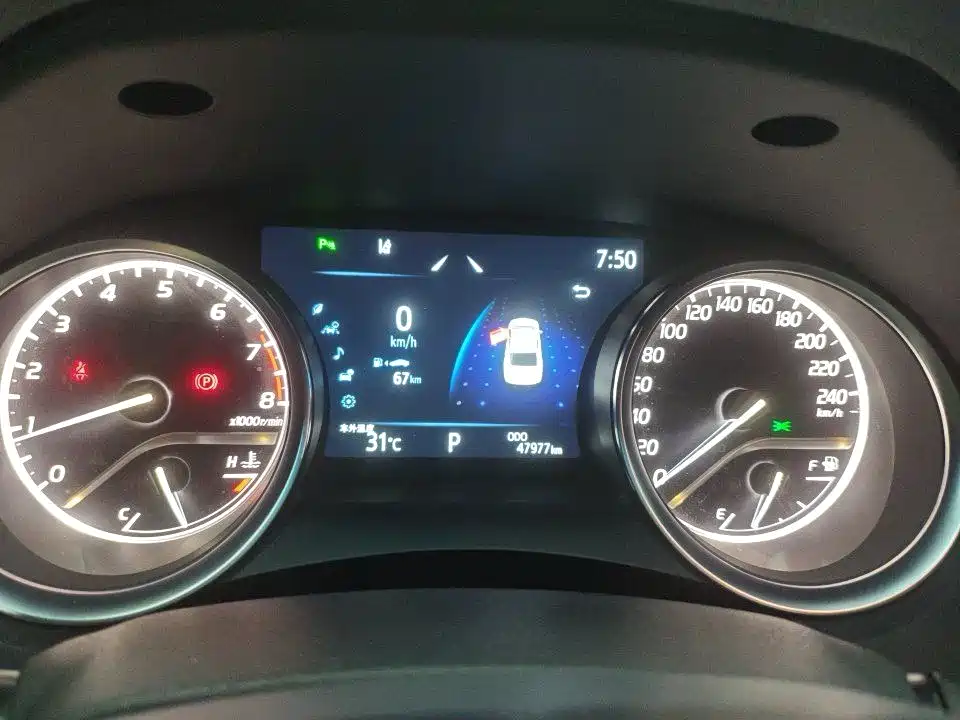 Toyota Camry — миниатюра 9