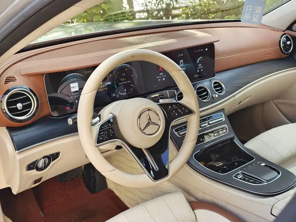 Mercedes-Benz E-Class — миниатюра 3
