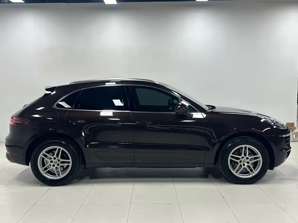 Porsche Macan — миниатюра 4