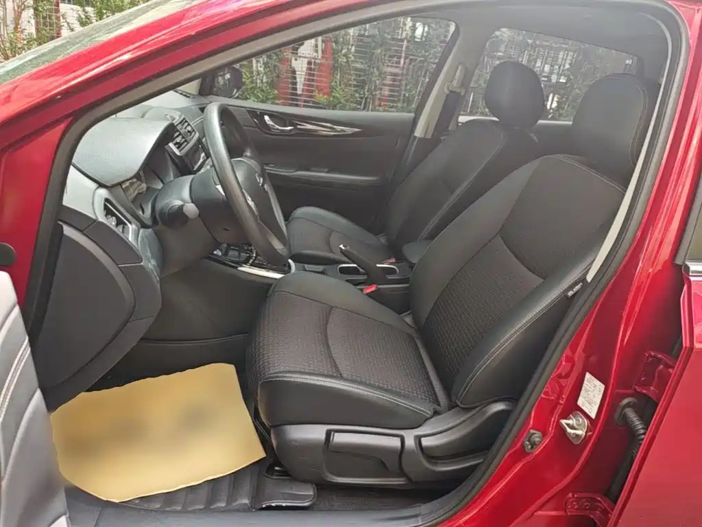 Nissan Tiida — миниатюра 15