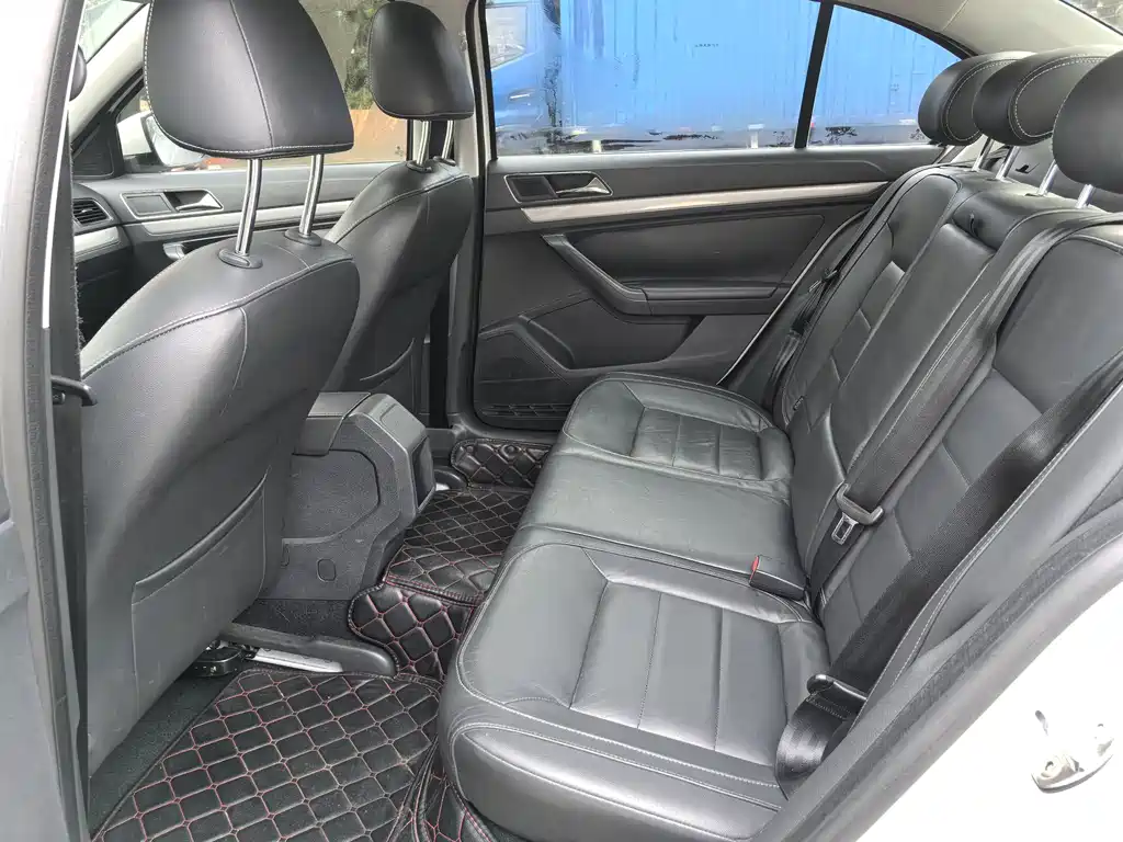 Volkswagen Lavida 2015 1.6L AT Comfort