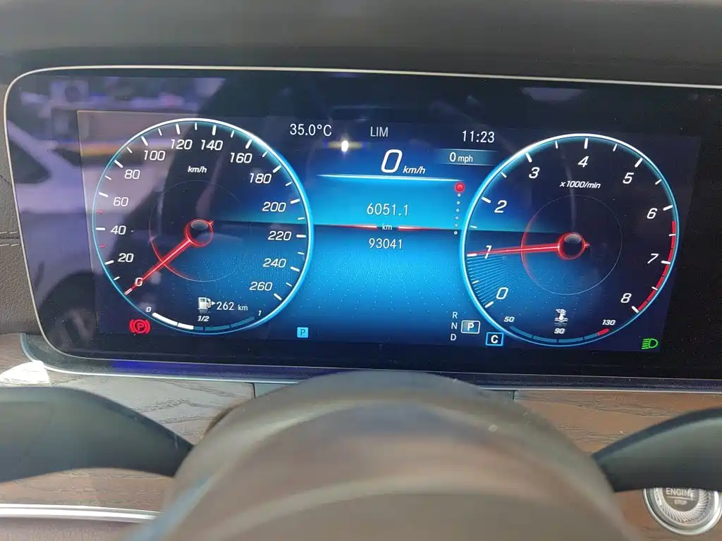 Mercedes-Benz E-Class — миниатюра 13