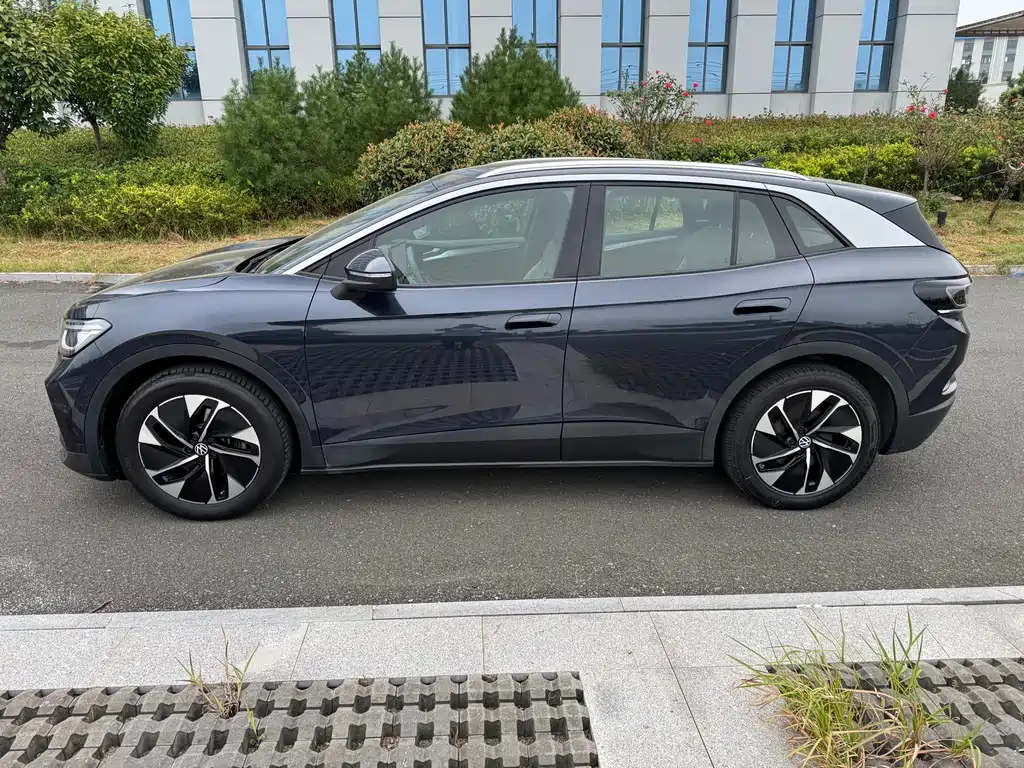 Volkswagen ID.4 Crozz — миниатюра 3