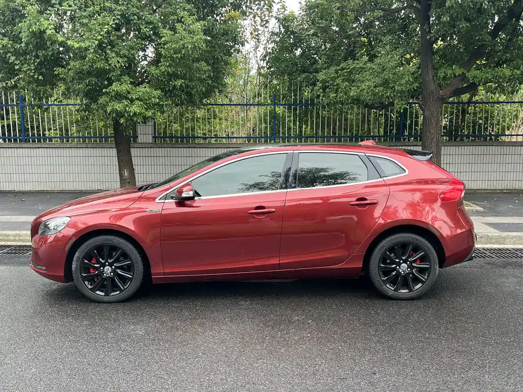 Volvo V40 — миниатюра 8