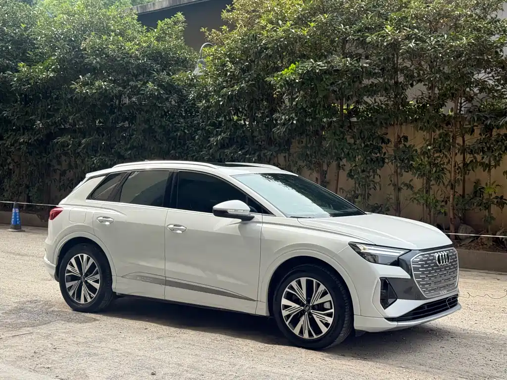 Audi Q4 e-tron — миниатюра 3