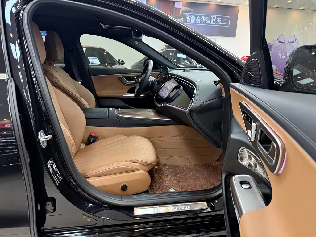 Mercedes-Benz E-Class — миниатюра 16