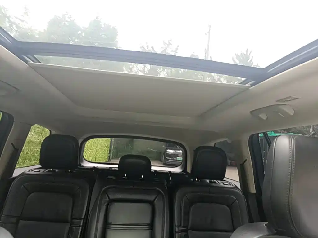 Lincoln Aviator (Import) — миниатюра 18