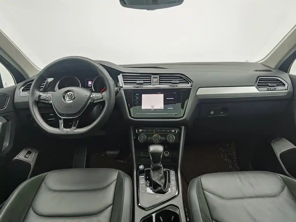 Volkswagen Tiguan L — миниатюра 5