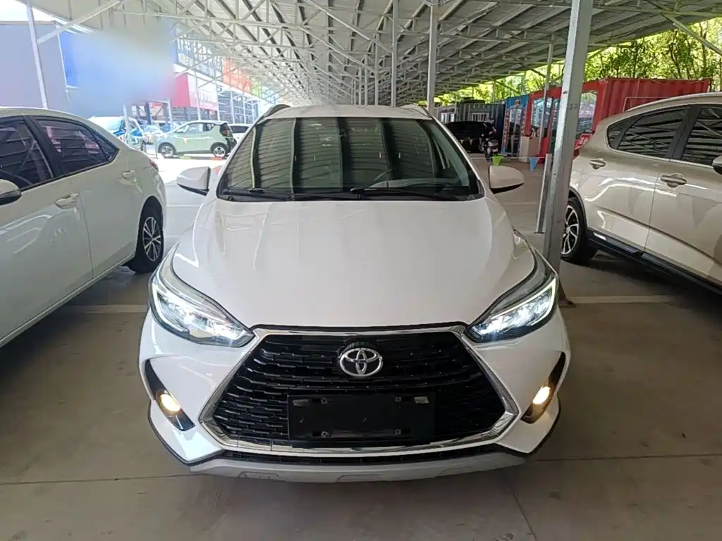 Toyota Yaris L — миниатюра 3