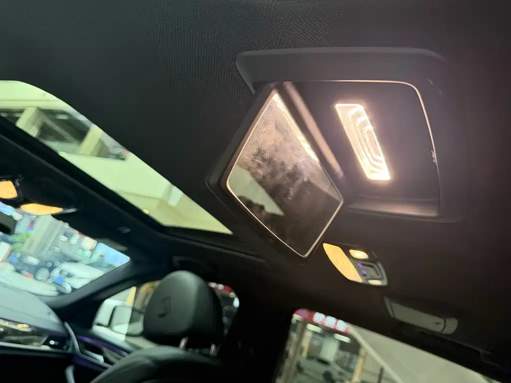 BMW 5 Series — миниатюра 11