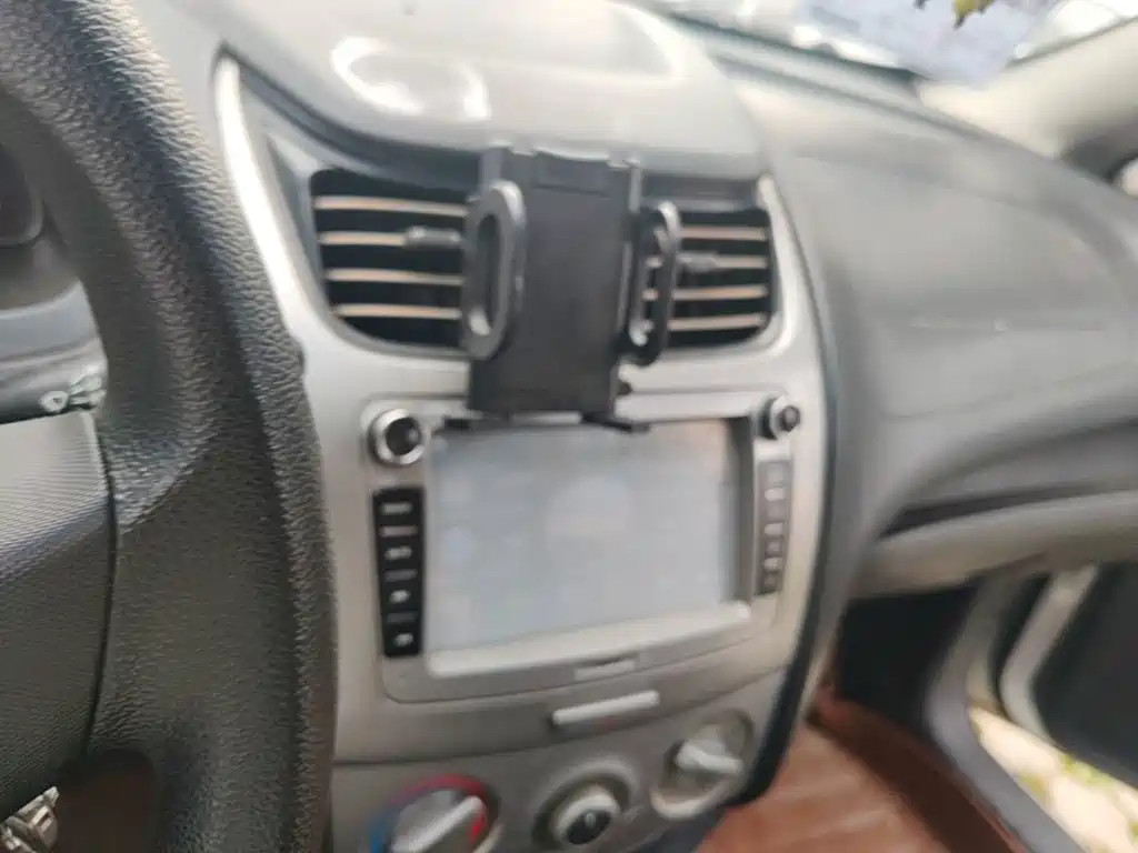 Chevrolet Sail — миниатюра 18