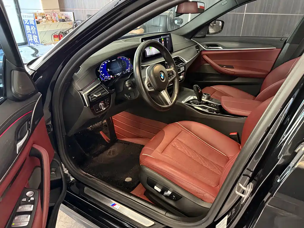BMW 5 Series — миниатюра 4