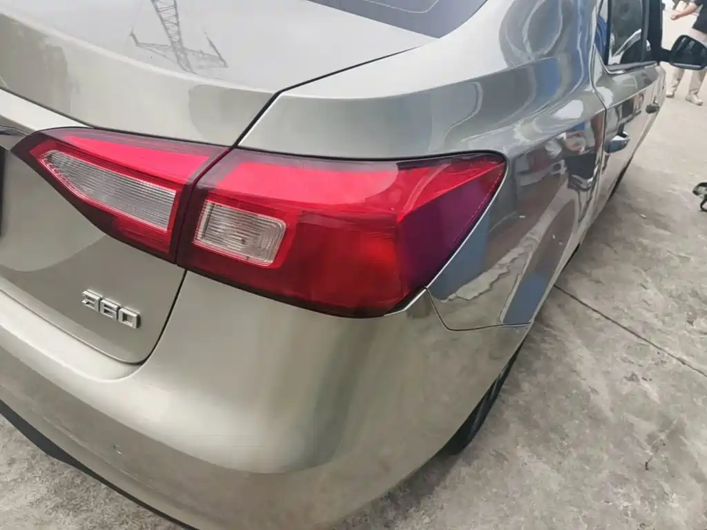 Roewe 360 — миниатюра 8