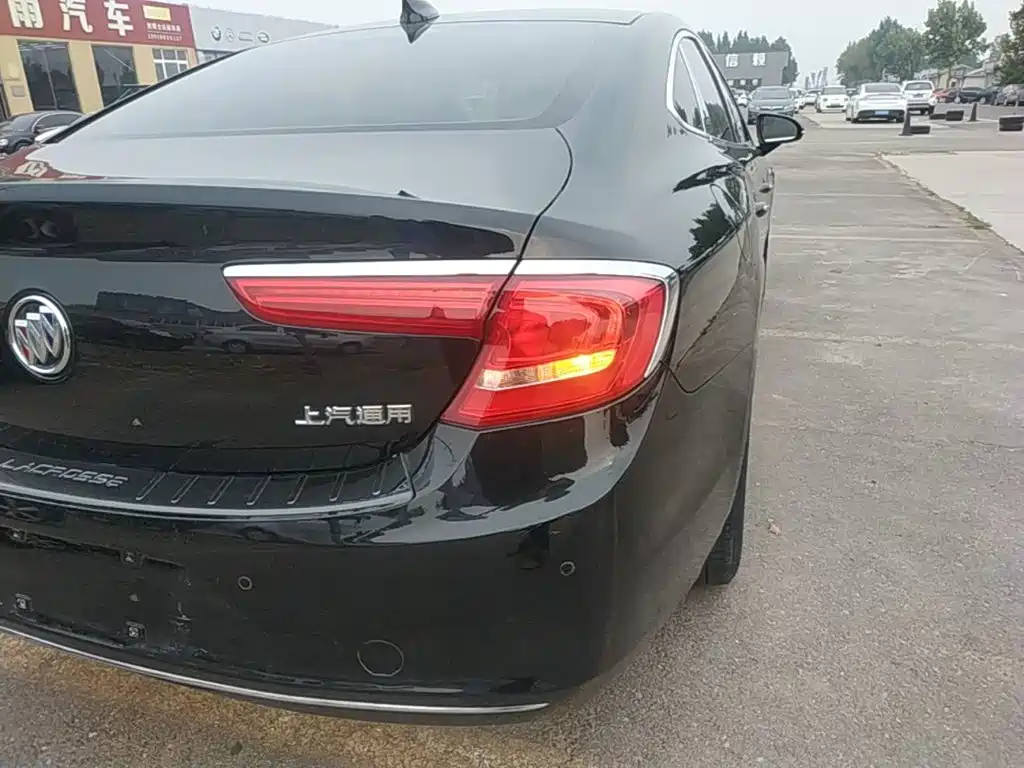 Buick LaCrosse — миниатюра 8
