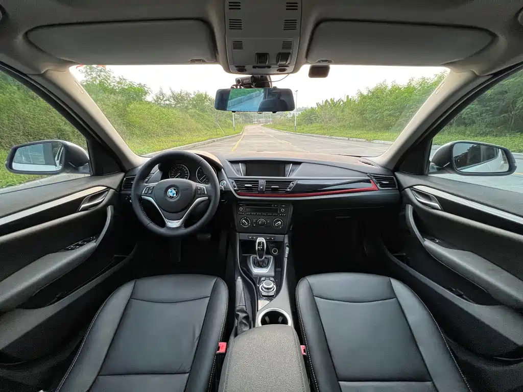 BMW X1 — миниатюра 10