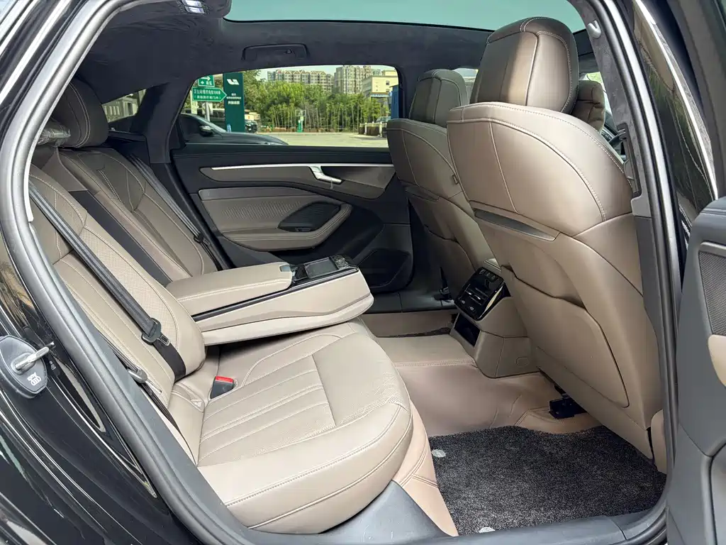 Audi A6L — миниатюра 16