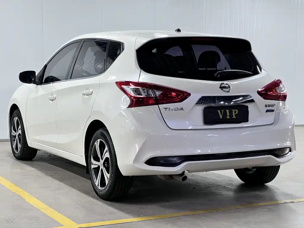 Nissan Tiida — миниатюра 6