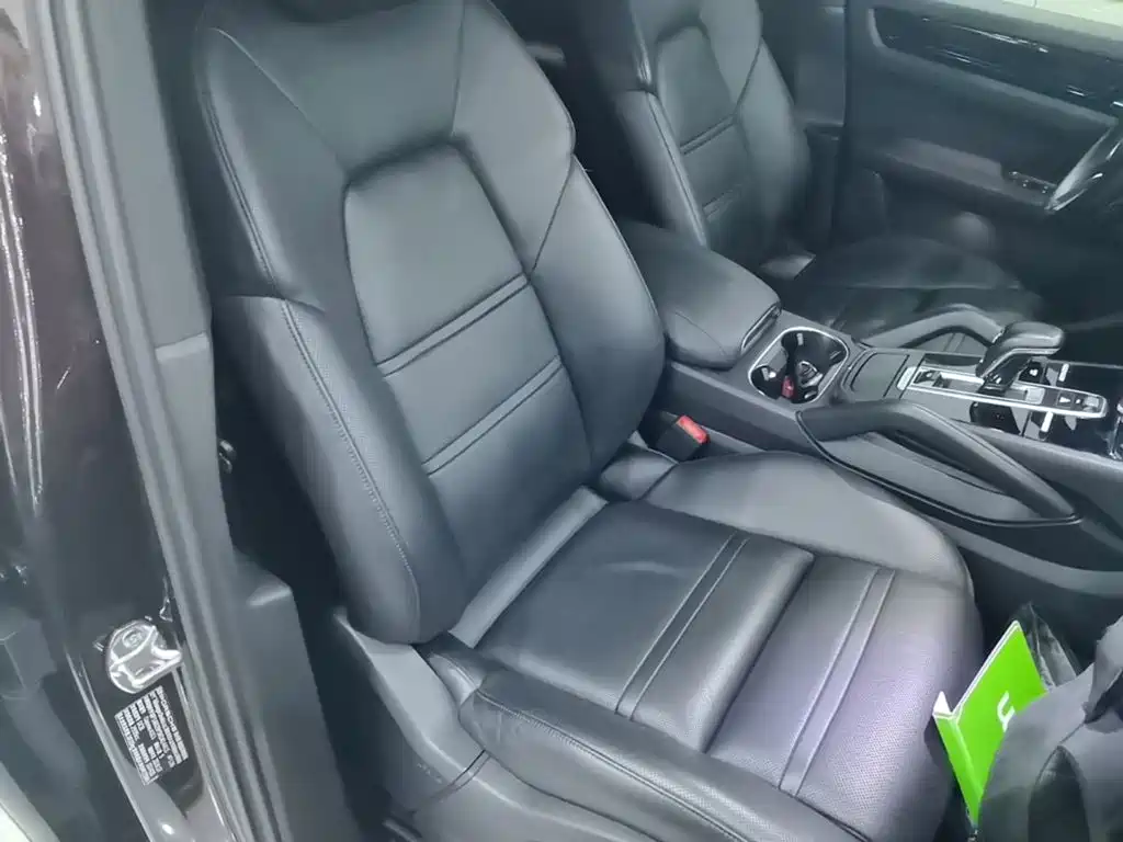 Porsche Cayenne — миниатюра 25