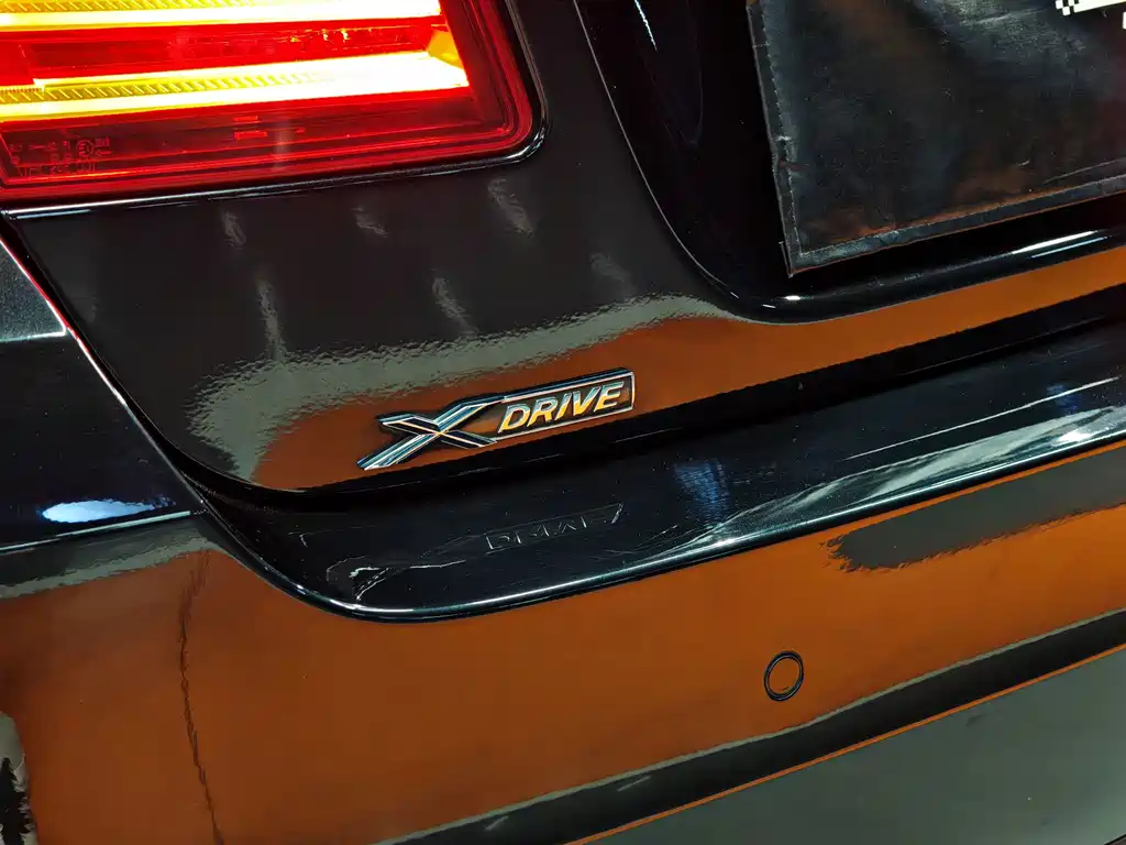 BMW 5 Series — миниатюра 24
