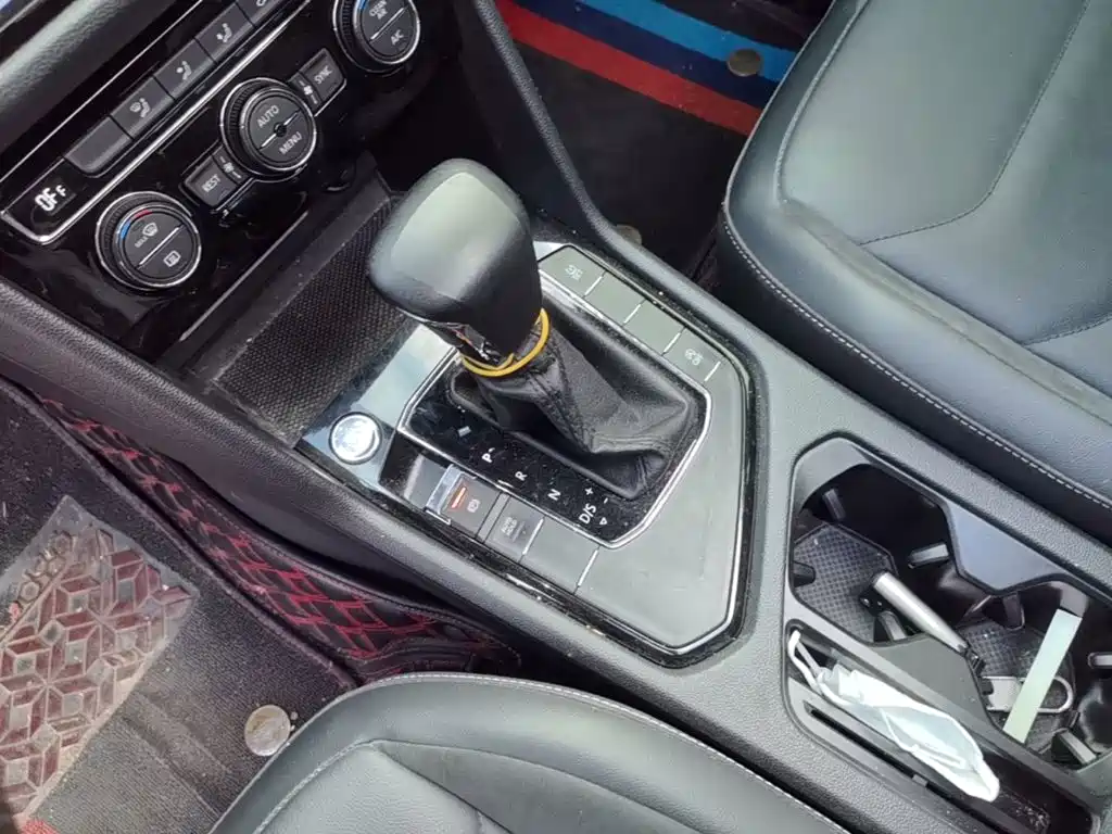 Volkswagen Tiguan L — миниатюра 14