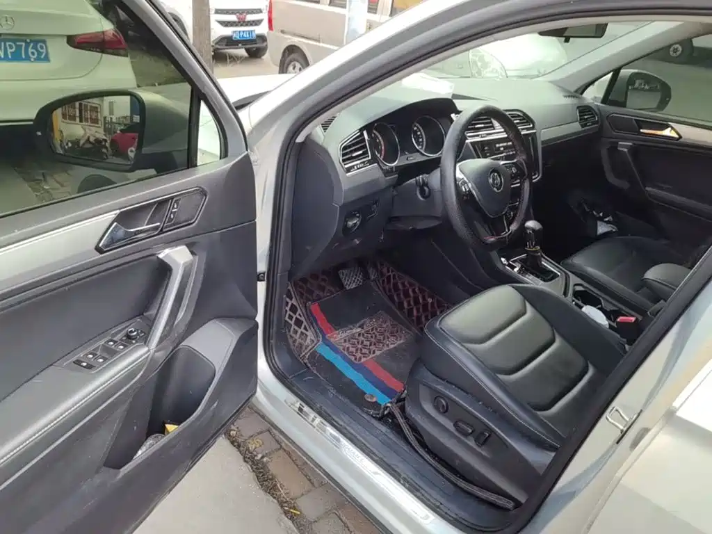 Volkswagen Tiguan L — миниатюра 16
