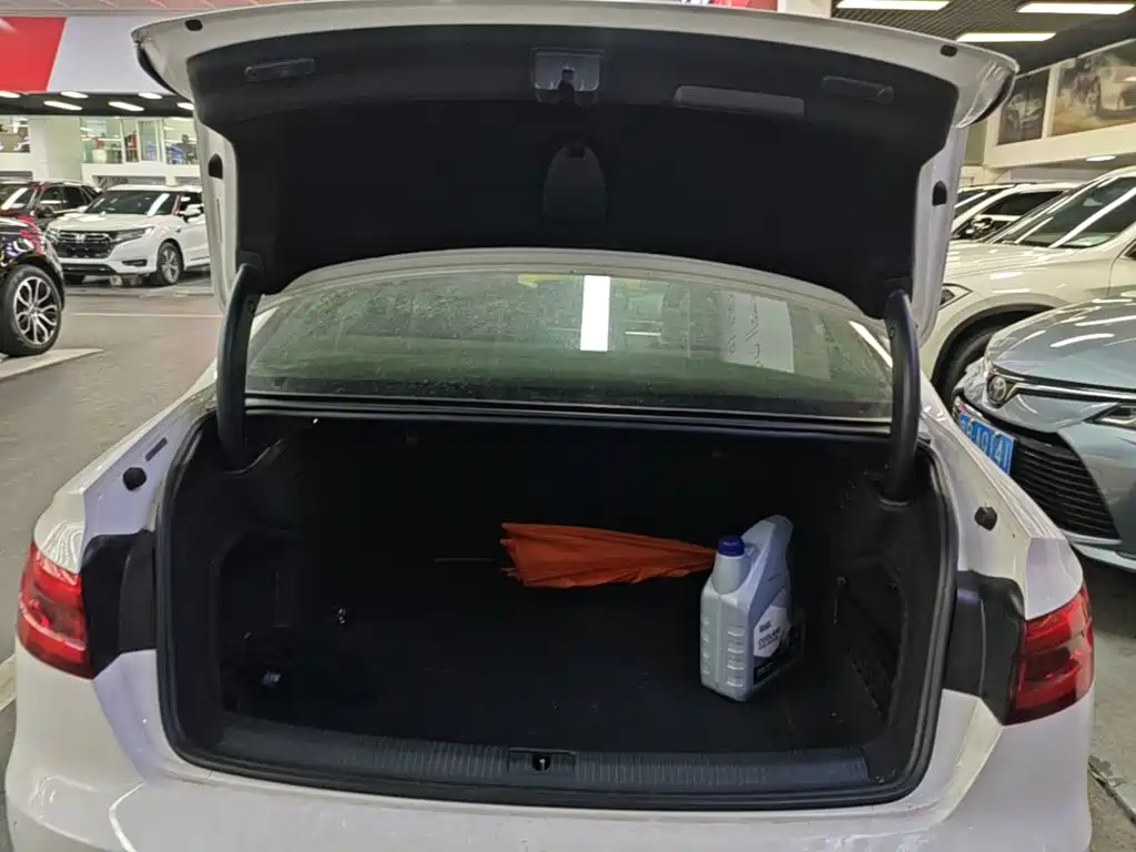 Audi A4L — миниатюра 19
