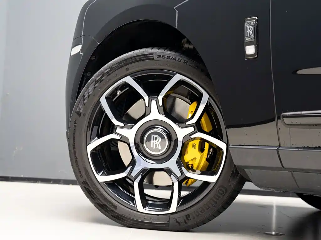 Rolls-Royce Cullinan — миниатюра 7